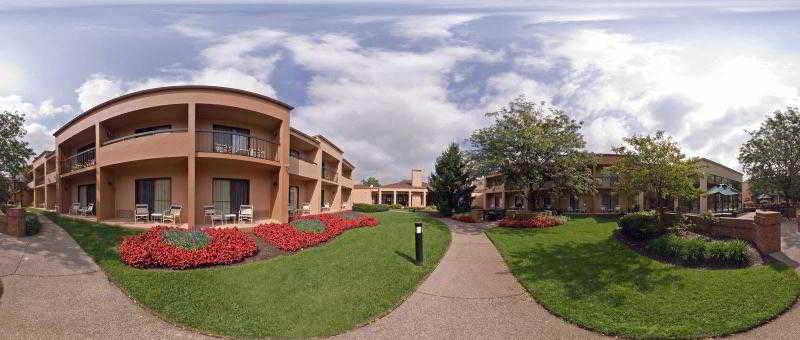 Courtyard Cincinnati Blue Ash Exterior photo