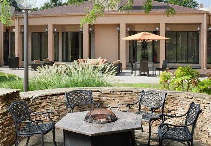 Courtyard Cincinnati Blue Ash Exterior photo